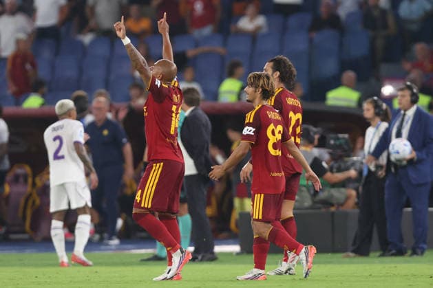 SOCCER - Serie A - AS Roma vs. ACF Fiorentina Photo by IPA ABACAPRESS.COM87772074 - Rome, Italy - August 24, 2026: Donyell Malen (center forward) of AS Roma scores a goal and celebrates with his teammates during the 2026–2027 Italian Serie A-Enilive Championship soccer match between AS Roma and ACF Fiorentina at the Olympic Stadium in Rome. Rome Italy  Copyright: xIPAxSport ABACAx