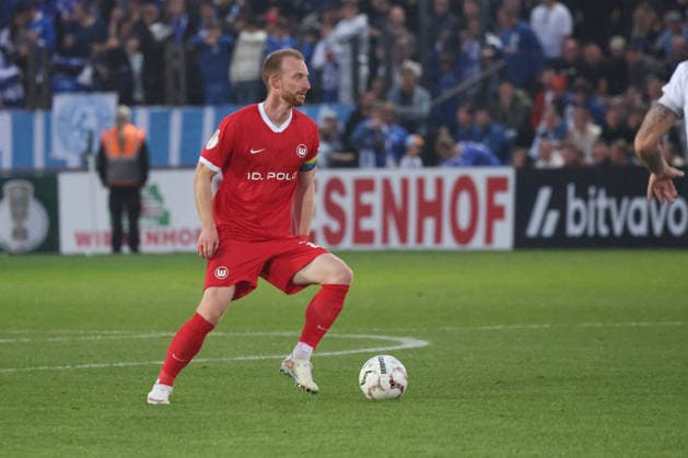 BERLIN, GERMANY - AUGUST 24: Maximilian Arnold (Wolfsburg, 27) controls the ball, during the DFB Cup DFB Pokal match (Round 1) between DFB-Pokal: VSG Altglienicke - VfL Wolfsburg at Stadion auf dem Wurfplatz (Amateurstadion im Olympiapark) on August 24, 2026 in Berlin, Germany. DFL REGULATIONS PROHIBIT ANY USE OF PHOTOGRAPHS AS IMAGE SEQUENCES AND OR QUASI-VIDEO. Berlin Germany Copyright: xO.Frankex