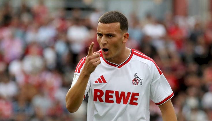 24.08.2026, xfsx, Herren, Fussball, Saison 2026 2027, DFB-Pokal, 1. Hauptrunde: FC Wuerzburger Kickers - 1. FC Koeln v.li.: Said El Mala (1. FC Koeln) gibt Anweisungen, gestikuliert, mit den Armen gestikulieren, gives instructions, gesticulate, Einzelbild Wuerzburg AKON ARENA Bayern Deutschland *** August 24, 2026, xfsx, Men s, Soccer, 2026–2027 Season, DFB Cup, 1st Round: FC Würzburger Kickers 1 – FC Köln v. li Said El Mala 1. FC Köln gives instructions, gesticulates, waves his arms; single frame, Würzburg AKON ARENA, Bavaria, Germany