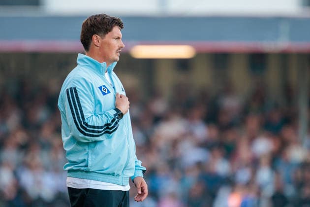 Merlin Polzin (Hamburger SV, Trainer) GER, SC Verl vs. Hamburger SV, Fussball, DFB-Pokal, 1. Runde, Spielzeit 2026 2027, 24.08.2026 DFL Regulations prohibit any use of photographers as image sequences and or quasi-video. GER, SC Verl vs. Hamburger SV, Fussball, DFB-Pokal, 1. Runde, Spielzeit 2026 2027, 24.08.2026 Verl *** Merlin Polzin, Hamburger SV, Coach (GER), SC Verl vs. Hamburger SV, Soccer, DFB Cup, 1st Round, 2026–2027 Season, August 24, 2026 DFL regulations prohibit any use of photographs as image sequences and or quasi-video GER, SC Verl vs. Hamburger SV, soccer, DFB Cup, Round 1, 2026–2027 season, August 24, 2026 Verl Copyright: xEibner-Pressefoto JanxRollingerx EP_JSK