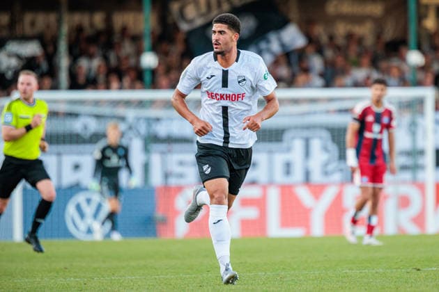 Raphael Araoye (SC Verl, 02) GER, SC Verl vs. Hamburger SV, Fussball, DFB-Pokal, 1. Runde, Spielzeit 2026 2027, 24.08.2026 DFL Regulations prohibit any use of photographers as image sequences and or quasi-video. GER, SC Verl vs. Hamburger SV, Fussball, DFB-Pokal, 1. Runde, Spielzeit 2026 2027, 24.08.2026 Verl *** Raphael Araoye SC Verl, 02 GER, SC Verl vs. Hamburger SV, Soccer, DFB Cup, 1st Round, 2026–2027 Season, August 24, 2026 DFL regulations prohibit the use of photographs as image sequences and or quasi-video GER, SC Verl vs. Hamburger SV, Soccer, DFB Cup, Round 1, 2026–2027 season, August 24, 2026 Verl Copyright: xEibner-Pressefoto JanxRollingerx EP_JSK