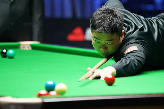 WUHAN, CHINA - AUGUST 25: Pang Junxu of China plays a shot in the third round match against Shaun Murphy of England on day 3 of Wuhan Open 2026 at the Optics Valley Gymnasium of Huazhong University of Science and Technology on August 25, 2026 in Wuhan, Hubei Province of China.  Copyright: xTaixChengzhex 111662031001