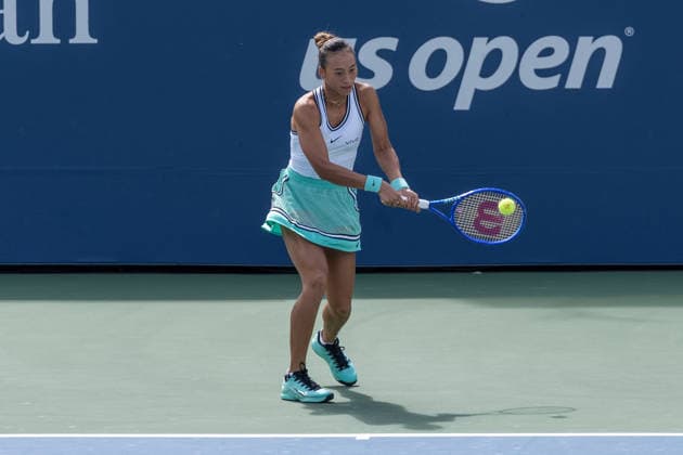 2026 US Open Championship NEW YORK, UNITED STATES - AUGUST 24: Qinwen Zheng returns ball during a women s qualifying singles match 1st round of the 2026 US Open Championship at USTA Billie Jean King National Tennis Center on August 24, 2026 in Flushing, NY. Qinwen Zheng won in straight sets. Lev Radin Anadolu New york United States. Editorial use only. Please get in touch for any other usage.  Copyright: x2026xAnadoluxLevxRadinx
