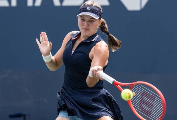 2026 US Open Championship NEW YORK, UNITED STATES - AUGUST 24:Kayla Day returns ball during a women s qualifying singles match 1st round of the 2026 US Open Championship at USTA Billie Jean King National Tennis Center on August 24, 2026 in Flushing, NY. Kayla Day lost in straight sets. Lev Radin Anadolu New york United States. Editorial use only. Please get in touch for any other usage.  Copyright: x2026xAnadoluxLevxRadinx