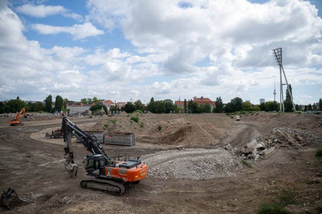 Fußball Saison 2026 2027, Presserundgang im Friedrich-Ludwig-Jahn-Sportpark, der zu einem inklusiven Sportpark ausgebaut wird, im Bild: Übersicht, 24.08. 2026, *** Soccer, 2026–2027 Season, Press tour of the Friedrich Ludwig Jahn Sports Park, which is being expanded into an inclusive sports park; overview shown in the photo, August 24, 2026, Copyright: xMatthiasxKochx