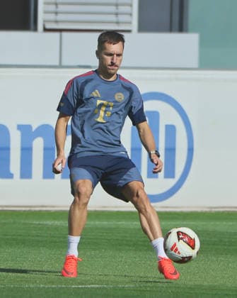 24.08.2026, FC Bayern Training, Fussball Muenchen, im Bild: Bryan Zaragoza (FC Bayern Muenchen) *** August 24, 2026, FC Bayern Training, Soccer, Munich, Pictured: Bryan Zaragoza, FC Bayern Munich