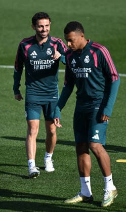Real Madrid s training session MADRID, SPAIN - AUGUST 25: Bernardo Silva (L) and Kylian Mbappe (C) of Real Madrid take part in a training session at the club s Valdebebas training facilities ahead of their La Liga match against Real Sociedad, on August 25, 2026 in Madrid, Spain. Burak Akbulut Anadolu Madrid Spain. Editorial use only. Please get in touch for any other usage.  Copyright: x2026xAnadoluxBurakxAkbulutx