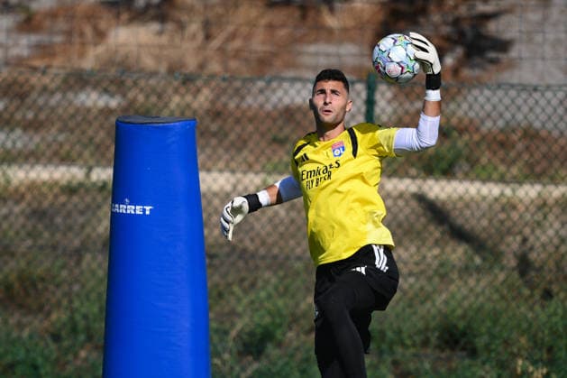 Ahead of Olympique Lyonnais v Fenerbahce- UEFA Champions League LYON, FRANCE - AUGUST 25: Olympique Lyon players take part in their final training session at the club s training facilities in Lyon, France, on August 25, 2026, ahead of their UEFA Champions League play-off second-leg match against Fenerbahce. Arif Hudaverdi Yaman Anadolu Lyon France. Editorial use only. Please get in touch for any other usage.  Copyright: x2026xAnadoluxArifxHudaverdixYamanx