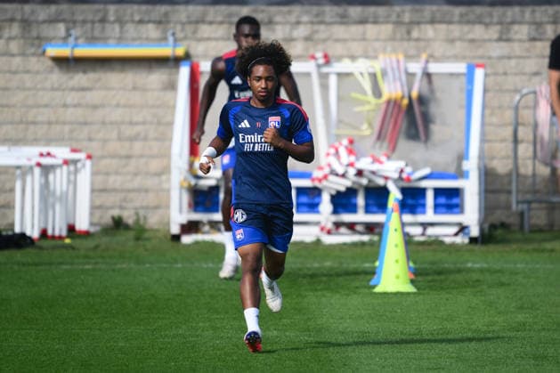 Ahead of Olympique Lyonnais v Fenerbahce- UEFA Champions League LYON, FRANCE - AUGUST 25: Olympique Lyon players take part in their final training session at the club s training facilities in Lyon, France, on August 25, 2026, ahead of their UEFA Champions League play-off second-leg match against Fenerbahce. Arif Hüdaverdi Yaman Anadolu Lyon France. Editorial use only. Please get in touch for any other usage.  Copyright: x2026xAnadoluxArifxHüdaverdixYamanx