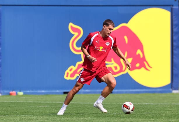 RB Leipzig - Training Bundesliga Leipzig, 25.08.2026, Trainingszentrum Cottaweg, Fußball Bundesliga , RB LEIPZIG - Training, Saisonvorbereitung zur Saison 2026 27 , Im Bild: Maxime Esteve ( 3, RB Leipzig) , *** RB Leipzig Training, Bundesliga, Leipzig, August 25, 2026, Cottaweg Training Center, Soccer Bundesliga, RB LEIPZIG Training, Preseason for the 2026–27 Season, Pictured: Maxime Esteve 3, RB Leipzig, Picture Point