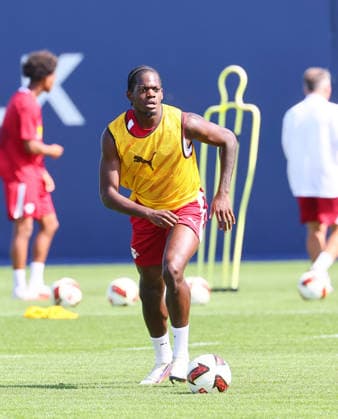 RB Leipzig - Training Bundesliga Leipzig, 25.08.2026, Trainingszentrum Cottaweg, Fußball Bundesliga , RB LEIPZIG - Training, Saisonvorbereitung zur Saison 2026 27 , Im Bild: Castello Lukeba (23, RB Leipzig) , *** RB Leipzig Training, Bundesliga, Leipzig, August 25, 2026, Cottaweg Training Center, Soccer, Bundesliga, RB LEIPZIG Training, Preseason for the 2026–27 Season, Pictured: Castello Lukeba, 23, RB Leipzig, Picture Point