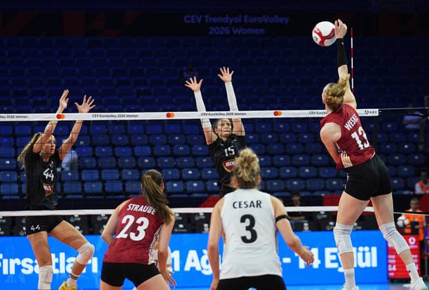Hungary v Germany - CEV EuroVolley 2026 ISTANBUL, TURKIYE - AUGUST 25 : Lilla Kiss (15) of Hungary competes with Emilia Weske (13) of Germany during CEV EuroVolley 2026 Women match between Hungary and Germany at Sinan Erdem Hall in Istanbul, Turkiye on August 25, 2026. Esra Bilgin Anadolu Istanbul Turkey. Editorial use only. Please get in touch for any other usage.  Copyright: x2026xAnadoluxEsraxBilginx