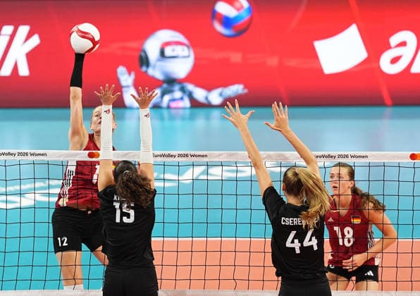 Hungary v Germany - CEV EuroVolley 2026 ISTANBUL, TURKIYE - AUGUST 25: Lilla Kiss (15) of Hungary in action against Hanna Orthmann (12) of Germany during the CEV EuroVolley 2026 Women Group A match between Hungary and Germany at Sinan Erdem Sports Hall, on August 25, 2026, in Istanbul, Turkiye. Esra Bilgin Anadolu Istanbul Turkey. Editorial use only. Please get in touch for any other usage.  Copyright: x2026xAnadoluxEsraxBilginx