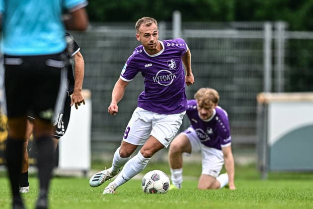 Totopokal 3. Runde 2026 27; 25.08.2026, TSV Landsberg vs. TSV Schwaben Felix Schwarzholz (TSV Schwaben Augsburg, 8) am Ball, Totopokal 3. Runde 2026 27; 25.08.2026, TSV Landsberg vs. TSV Schwaben Augsburg; Sportzentrum Landsberg *** Totopokal Round 3, 2026, 27 25 08 2026, TSV Landsberg vs. TSV Schwaben Felix Schwarzholz TSV Schwaben Augsburg, 8 am Ball, Totopokal Round 3, August 25, 2026, TSV Landsberg vs. TSV Schwaben Augsburg, Landsberg Sports Center Copyright: xBEAUTIFULxSPORTS Märklx
