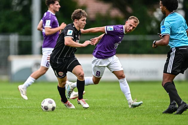 Totopokal 3. Runde 2026 27; 25.08.2026, TSV Landsberg vs. TSV Schwaben Lukas Bettrich (TSV 1882 Landsberg, 6) und Felix Schwarzholz (TSV Schwaben Augsburg, 8) im Zweikampf um den Ball ,Totopokal 3. Runde 2026 27; 25.08.2026, TSV Landsberg vs. TSV Schwaben Augsburg; Sportzentrum Landsberg *** Totopokal Round 3, August 27, 2026, TSV Landsberg vs. TSV Schwaben: Lukas Bettrich (TSV 1882 Landsberg, No. 6) and Felix Schwarzholz (TSV Schwaben Augsburg, No. 8) battle for the ball, Totopokal Round 3, August 25, 2026, TSV Landsberg vs. TSV Schwaben Augsburg, Landsberg Sports Center Copyright: xBEAUTIFULxSPORTS Märklx
