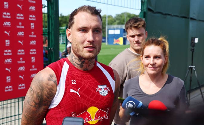 RB Leipzig - Training Bundesliga Leipzig, 25.08.2026, Trainingszentrum Cottaweg, Fußball Bundesliga , RB LEIPZIG - Training, Saisonvorbereitung zur Saison 2026 27 , Im Bild: David Raum (22, RB Leipzig) stand nach dem Training zum Mediengespräch. , *** RB Leipzig Training, Bundesliga, Leipzig, August 25, 2026, Cottaweg Training Center, Soccer, Bundesliga, RB LEIPZIG Training, Preseason Preparation for the 2026–27 Season, Pictured: David Raum (22), RB Leipzig held a press conference after training, Picture Point