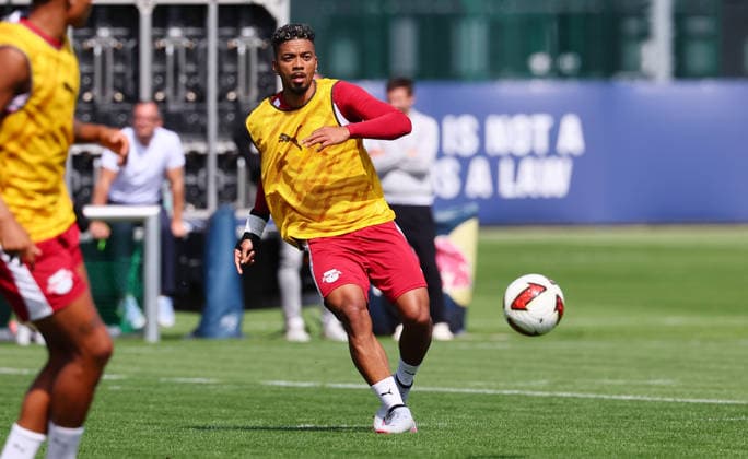 RB Leipzig - Training Bundesliga Leipzig, 25.08.2026, Trainingszentrum Cottaweg, Fußball Bundesliga , RB LEIPZIG - Training, Saisonvorbereitung zur Saison 2026 27 , Im Bild: Benjamin Henrichs (39, RB Leipzig) , *** RB Leipzig Training, Bundesliga, Leipzig, August 25, 2026, Cottaweg Training Center, Bundesliga Soccer, RB LEIPZIG Training, Preseason for the 2026–27 Season, Pictured: Benjamin Henrichs 39, RB Leipzig, Picture Point
