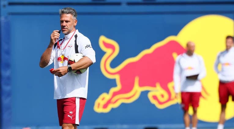 RB Leipzig - Training Bundesliga Leipzig, 25.08.2026, Trainingszentrum Cottaweg, Fußball Bundesliga , RB LEIPZIG - Training, Saisonvorbereitung zur Saison 2026 27 , Im Bild: Trainer Martin Demichelis (RB Leipzig) , *** RB Leipzig Training, Bundesliga, Leipzig, August 25, 2026, Cottaweg Training Center, Soccer, Bundesliga, RB LEIPZIG Training, Preseason for the 2026–27 Season, Pictured: Coach Martin Demichelis of RB Leipzig, Picture Point