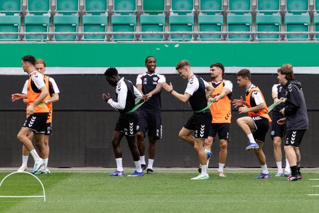 SOCCER - UEFA ECL, Rapid vs Hearts VIENNA,AUSTRIA,25.AUG.26 - SOCCER - UEFA Conference League, play-off, SK Rapid Wien vs Heart of Midlothian FC, preview, training Hearts. Image shows the team of Hearts.  GEPAxpictures xArminxRauthner