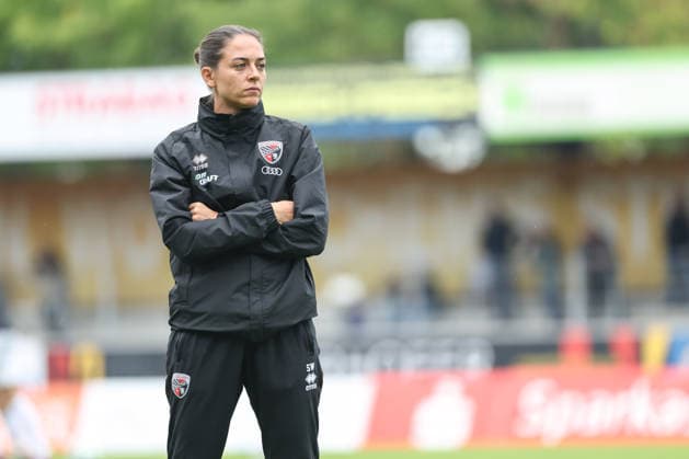 Toto-Pokal; SV Wacker Burghausen - FC Ingolstadt 04; an der Seitenlinie, Spielerbank Cheftrainerin Sabrina Wittmann (FCI) Toto-Pokal - SV Wacker Burghausen - FC Ingolstadt 04 Saison 2026 2027 *** Toto Cup: SV Wacker Burghausen vs. FC Ingolstadt 04 on the sidelines, players bench: Head Coach Sabrina Wittmann, FCI; Toto Cup: SV Wacker Burghausen vs. FC Ingolstadt 04, 2026–2027 season