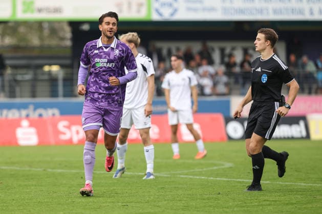Toto-Pokal; SV Wacker Burghausen - FC Ingolstadt 04; Fredrik Carlsen (8, FCI) Schuß Tor Jubel Treffer 1:0 in der ersten Minute Toto-Pokal - SV Wacker Burghausen - FC Ingolstadt 04 Saison 2026 2027 *** Toto Cup: SV Wacker Burghausen vs. FC Ingolstadt 04; Fredrik Carlsen 8; FCI shot, goal, celebration, score 1-0 in the first minute; Toto Cup: SV Wacker Burghausen vs. FC Ingolstadt 04; 2026-2027 season