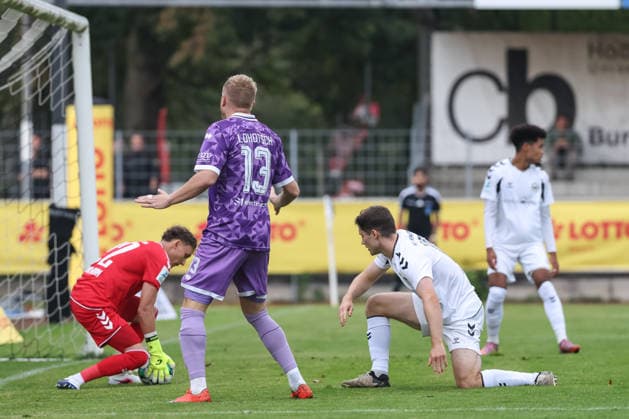 Toto-Pokal; SV Wacker Burghausen - FC Ingolstadt 04; Noel Kaiser (22 SVWB) Lars Lokotsch (13, FCI) Torchance verpasst Toto-Pokal - SV Wacker Burghausen - FC Ingolstadt 04 Saison 2026 2027 *** Toto Cup: SV Wacker Burghausen vs. FC Ingolstadt 04; Noel Kaiser 22 (SVWB), Lars Lokotsch 13 (FCI); FCI misses scoring opportunity; Toto Cup: SV Wacker Burghausen vs. FC Ingolstadt 04; 2026–2027 season