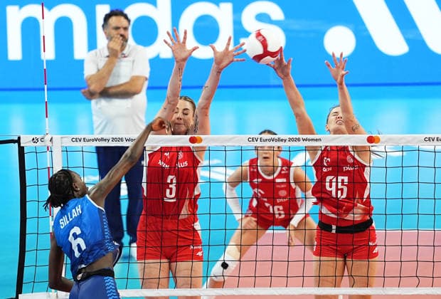 Poland v Slovenia - CEV EuroVolley 2026 ISTANBUL, TURKIYE - AUGUST 25: Magdalena Stysiak (3) of Poland in action against Fatoumatta Sillah (6) of Slovenia during CEV Women s European Volleyball Championship Group A match between Poland and Slovenia at Sinan Erdem Dome in Istanbul, Turkiye on August 25, 2026. Esra Bilgin Anadolu Istanbul Turkey. Editorial use only. Please get in touch for any other usage.  Copyright: x2026xAnadoluxEsraxBilginx