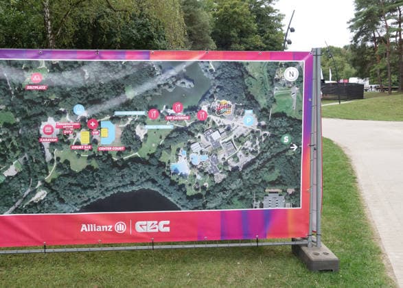 25.08.2026 Dortmund, Ruhrgebiet, NRW, Die Deutschen Beachvolleyball-Meisterschaften finden zum ersten Mal in Dortmund statt. Die Vorbereitungen sind fast abgeschlossen der Center Court bietet Sitzplätze für 6500 Besucher, auf zwei weiteren Plätzen, den Side Courts, werden die Vorrunden ausgespielt. Nach 33 Jahren ist die Veranstaltung vom Timmendorfer Strand ins Ruhrgebiet, in den Revierpark Wischlingen gezogen. Übersichtsplan des Veranstaltungsgeländes. *** August 25, 2026, Dortmund, Ruhr Region, North Rhine-Westphalia: The German Beach Volleyball Championships are being held in Dortmund for the first time. Preparations are nearly complete; Center Court offers seating for 6,500 spectators, and the preliminary rounds will be played on two additional courts, the side courts. After 33 years, the event has moved from Timmendorfer Strand to the Ruhr region, specifically to Revierpark Wischlingen. Site map of the event grounds