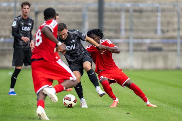 Oluwaseyi Wilson 7 (FC Bayern Muenchen Amatuere) im Zweikampf, FC Bayern II vs. FC Memmingen, Fussball, Regionalliga Bayern, 5. Spieltag, 25.08.2026 DFB regulations prohibit any use of photographs as image sequences and or quasi-video Muenchen Bayern Deutschland *** Oluwaseyi Wilson 7, FC Bayern Munich Amateurs, in a tackle, FC Bayern II vs. FC Memmingen, soccer, Bavarian Regional League, Matchday 5, August 25, 2026. DFB regulations prohibit any use of photographs as image sequences and or quasi-video. Munich, Bavaria, Germany Copyright: xkolbert-press UlrichxGamelx