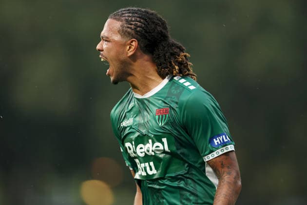 25.08.2026, Herren, Fussball, Saison 2026 2027, Bayerischer Totopokal, Achtelfinale: 1. FC Schweinfurt 1905 - VfB Eichstaett Morris Adelabu ( 27, 1. FC Schweinfurt 1905) bejubelt das 1:1 Schweinfurt Sachs-Stadion Bayern Deutschland *** August 25, 2026, Men s Soccer, 2026–2027 Season, Bavarian Toto Cup, Round of 16: 1 FC Schweinfurt 1905 vs. VfB Eichstätt, Morris Adelabu 27; 1 FC Schweinfurt 1905 celebrates the 1-1 draw at Schweinfurt Sachs Stadium, Bavaria, Germany