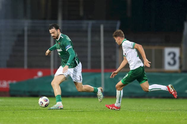25.08.2026, Herren, Fussball, Saison 2026 2027, Bayerischer Totopokal, Achtelfinale: 1. FC Schweinfurt 1905 - VfB Eichstaett Pietro Besso ( 23, 1. FC Schweinfurt 1905) und Jonas Winkler ( 22, VfB Eichstätt) Schweinfurt Sachs-Stadion Bayern Deutschland *** August 25, 2026, Men s Soccer, 2026–2027 Season, Bavarian Toto Cup, Round of 16: 1 FC Schweinfurt 1905 vs. VfB Eichstätt; Pietro Besso, 23, 1 FC Schweinfurt 1905, and Jonas Winkler, 22, VfB Eichstätt; Schweinfurt, Sachs Stadium, Bavaria, Germany