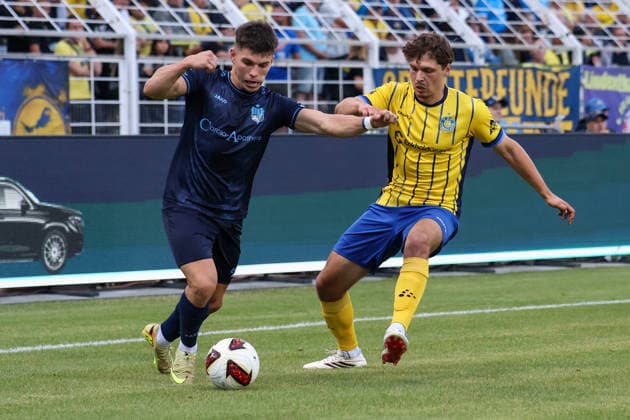 Deutschland: Regionalliga Nordost 2026 2027, 6. Spieltag, 1.FC Lokomotive Leipzig - Chemnitzer FC, Bruno-Plache-Stadion (Leipzig): Maurizio Grimaldi (Chemnitzer FC, 23) am Ball *** Germany Regional League Northeast 2026–2027, Matchday 6, 1 FC Lokomotive Leipzig vs. Chemnitzer FC, Bruno Plache Stadium, Leipzig; Maurizio Grimaldi, Chemnitzer FC; 23 on the ball Copyright: xLucasxWalterx