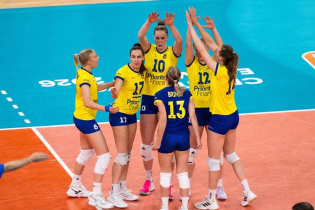 260825 Elma Olofsson, Anna Haak, Isabelle Haak, Hilda Gustafsson, Hanna Hellvig and Filippa Brink of Sweden celebrate during the CEV EuroVolley 2026 group stage volleyball match between Sweden and Croatia on August 25, 2026 in Gothenburg. Photo: Mathias Bergeld BILDBYRAN kod MB MB1406 volleyboll volleyball cev eurovolley 2026 volleyboll-em sverige croatia sweden day 5 dam bbeng kroatien women kvinner celebration jubel *** August 25, 2026: Elma Olofsson, Anna Haak, Isabelle Haak, Hilda Gustafsson, Hanna Hellvig, and Filippa Brink of Sweden celebrate during the CEV EuroVolley 2026 group stage volleyball match between Sweden and Croatia on August 25, 2026 in Gothenburg. Photo by Mathias Bergeld, BILDBYRAN, code MB MB1406. volleyball, CEV EuroVolley 2026, European Volleyball Championship, Sweden, Croatia, Day 5, women’s, celebration, cheering  Copyright: MATHIASxBERGELD BB260825MB029