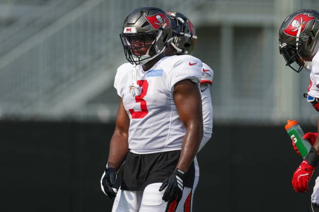 JACKSONVILLE, FL - AUGUST 25: Rueben Bain Jr. 3 of the Tampa Bay Buccaneers looks on during the Jacksonville Jaguars joint practice with the Tampa Bay Buccaneers on August 25, 2026 at the Miller Electric Center in Jacksonville, Fl. (Photo by David Rosenblum Icon Sportswire) NFL, American Football Herren, USA AUG 25 Jaguars Training Camp EDITORIAL USE ONLY Icon260825250505
