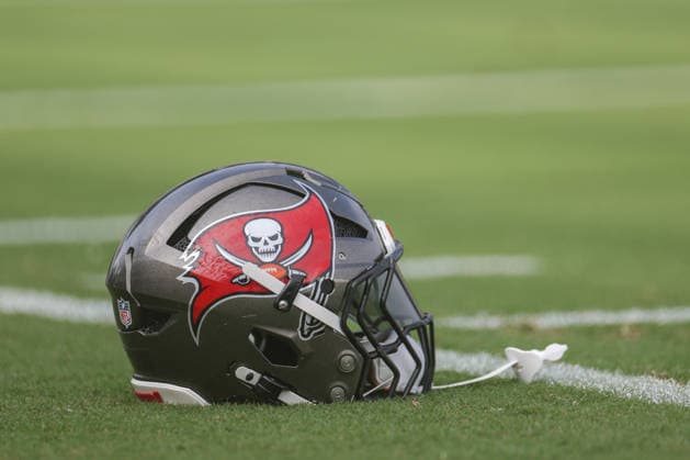 JACKSONVILLE, FL - AUGUST 25: A detailed view of the Tampa Bay Buccaneers helmet during the Jacksonville Jaguars joint practice with the Tampa Bay Buccaneers on August 25, 2026 at the Miller Electric Center in Jacksonville, Fl. (Photo by David Rosenblum Icon Sportswire) NFL, American Football Herren, USA AUG 25 Jaguars Training Camp EDITORIAL USE ONLY Icon260825250498