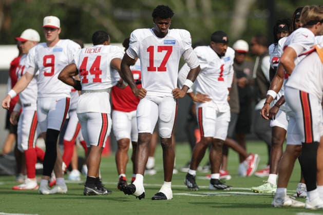 JACKSONVILLE, FL - AUGUST 25: Ted Hurst III 17 of the Tampa Bay Buccaneers looks on during the Jacksonville Jaguars joint practice with the Tampa Bay Buccaneers on August 25, 2026 at the Miller Electric Center in Jacksonville, Fl. (Photo by David Rosenblum Icon Sportswire) NFL, American Football Herren, USA AUG 25 Jaguars Training Camp EDITORIAL USE ONLY Icon260825250502