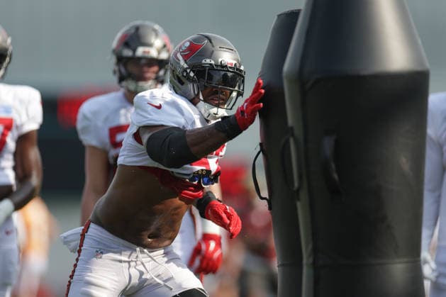 JACKSONVILLE, FL - AUGUST 25: Al-Quadin Muhammad 97 of the Tampa Bay Buccaneers works on a drill during the Jacksonville Jaguars joint practice with the Tampa Bay Buccaneers on August 25, 2026 at the Miller Electric Center in Jacksonville, Fl. (Photo by David Rosenblum Icon Sportswire) NFL, American Football Herren, USA AUG 25 Jaguars Training Camp EDITORIAL USE ONLY Icon260825250509