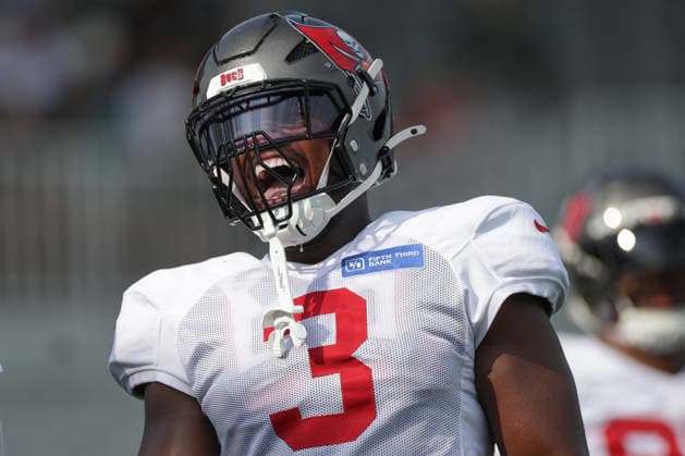 JACKSONVILLE, FL - AUGUST 25: Rueben Bain Jr. 3 of the Tampa Bay Buccaneers looks on during the Jacksonville Jaguars joint practice with the Tampa Bay Buccaneers on August 25, 2026 at the Miller Electric Center in Jacksonville, Fl. (Photo by David Rosenblum Icon Sportswire) NFL, American Football Herren, USA AUG 25 Jaguars Training Camp EDITORIAL USE ONLY Icon260825250512