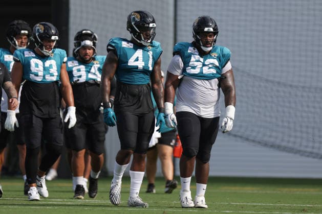 JACKSONVILLE, FL - AUGUST 25: Josh Hines-Allen 41 of the Jacksonville Jaguars and Davon Hamilton 52 of the Jacksonville Jaguars during the Jacksonville Jaguars joint practice with the Tampa Bay Buccaneers on August 25, 2026 at the Miller Electric Center in Jacksonville, Fl. (Photo by David Rosenblum Icon Sportswire) NFL, American Football Herren, USA AUG 25 Jaguars Training Camp EDITORIAL USE ONLY Icon260825250529