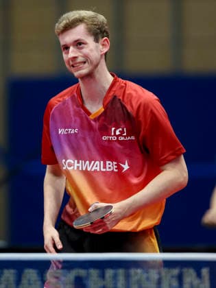 Cedric Meissner (TTC Schwalbe Bergneustadt) schaut enttaeuscht waehrend des Spiels der 1. Tischtennis-Bundesliga der Herren zwischen dem TTC Schwalbe Bergneustadt und dem TTC RhoenSprudel Fulda-Maberzell, Burstenhalle am 25. August 2026 in Bergneustadt, Deutschland. (Foto von Marco Steinbrenner DeFodi Images) +++ Cedric Meissner (TTC Schwalbe Bergneustadt) looks dejected during the 1st Men s Table tennis, Tischtennis Bundesliga match between TTC Schwalbe Bergneustadt and TTC RhoenSprudel Fulda-Maberzell at Burstenhalle on August 25, 2026 in Bergneustadt, Germany. (Photo by Marco Steinbrenner DeFodi Images) (Photo by Marco Steinbrenner DeFodi Images) - *** Cedric Meissner of TTC Schwalbe Bergneustadt looks disappointed during the Men s Table Tennis Bundesliga match between TTC Schwalbe Bergneustadt and TTC RhoenSprudel Fulda Maberzell, Burstenhalle on August 25, 2026, in Bergneustadt, Germany. Photo by Marco Steinbrenner, DeFodi Images. Cedric Meissner of TTC Schwalbe Bergneustadt looks dejected during the 1st Men’s Table Tennis Bundesliga match between TTC Schwalbe Bergneustadt and TTC RhoenSprudel Fulda Maberzell at Burstenhalle on August 25, 2026 in Bergneustadt, Germany. Photo by Marco Steinbrenner, DeFodi Images. Photo by Marco Steinbrenner, DeFodi Images