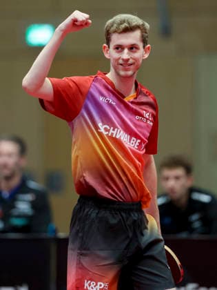 Cedric Meissner (TTC Schwalbe Bergneustadt) jubelt waehrend des Spiels der 1. Tischtennis-Bundesliga der Herren zwischen dem TTC Schwalbe Bergneustadt und dem TTC RhoenSprudel Fulda-Maberzell, Burstenhalle am 25. August 2026 in Bergneustadt, Deutschland. (Foto von Marco Steinbrenner DeFodi Images) +++ Cedric Meissner (TTC Schwalbe Bergneustadt) cheers during the 1st Men s Table tennis, Tischtennis Bundesliga match between TTC Schwalbe Bergneustadt and TTC RhoenSprudel Fulda-Maberzell at Burstenhalle on August 25, 2026 in Bergneustadt, Germany. (Photo by Marco Steinbrenner DeFodi Images) (Photo by Marco Steinbrenner DeFodi Images) - *** Cedric Meissner of TTC Schwalbe Bergneustadt celebrates during the Men s Table Tennis Bundesliga match between TTC Schwalbe Bergneustadt and TTC RhoenSprudel Fulda Maberzell, Burstenhalle on August 25, 2026, in Bergneustadt, Germany. Photo by Marco Steinbrenner, DeFodi Images. Cedric Meissner of TTC Schwalbe Bergneustadt cheers during the 1st Men’s Table Tennis Bundesliga match between TTC Schwalbe Bergneustadt and TTC RhoenSprudel Fulda Maberzell at Burstenhalle on August 25, 2026 in Bergneustadt, Germany Photo by Marco Steinbrenner, DeFodi Images Photo by Marco Steinbrenner, DeFodi Images