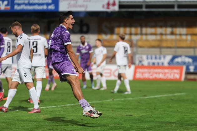 Toto-Pokal; SV Wacker Burghausen - FC Ingolstadt 04; Tor Jubel Treffer 0:2 Emre Gül (5, FCI) Toto-Pokal - SV Wacker Burghausen - FC Ingolstadt 04 Saison 2026 2027 *** Toto Cup: SV Wacker Burghausen vs. FC Ingolstadt 04 Goal Celebration Score 0–2 Emre Gül 5, FCI Toto Cup: SV Wacker Burghausen vs. FC Ingolstadt 04 2026–2027 Season