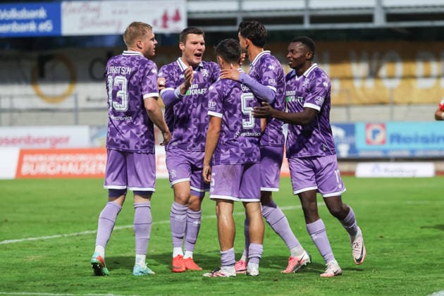 Toto-Pokal; SV Wacker Burghausen - FC Ingolstadt 04; Tor Jubel Treffer 0:2 Emre Gül (5, FCI) Lars Lokotsch (13, FCI) Jonas Scholz (15, FCI) Fredrik Carlsen (8, FCI) Obed Ugondu (17, FCI) Toto-Pokal - SV Wacker Burghausen - FC Ingolstadt 04 Saison 2026 2027 *** Toto Cup: SV Wacker Burghausen vs. FC Ingolstadt 04 Goals Celebration Score 0–2 Emre Gül 5, FCI Lars Lokotsch 13, FCI Jonas Scholz 15, FCI Fredrik Carlsen 8, FCI Obed Ugondu 17, FCI Toto Cup SV Wacker Burghausen FC Ingolstadt 04 2026–2027 Season