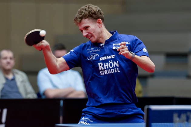 Andrei Teodor Istrate (TTC RhoenSprudel Fulda-Maberzell) kontrolliert den Ball waehrend des Spiels der 1. Tischtennis-Bundesliga der Herren zwischen dem TTC Schwalbe Bergneustadt und dem TTC RhoenSprudel Fulda-Maberzell, Burstenhalle am 25. August 2026 in Bergneustadt, Deutschland. (Foto von Marco Steinbrenner DeFodi Images) +++ Andrei Teodor Istrate (TTC RhoenSprudel Fulda-Maberzell) controls the ball during the 1st Men s Table tennis, Tischtennis Bundesliga match between TTC Schwalbe Bergneustadt and TTC RhoenSprudel Fulda-Maberzell at Burstenhalle on August 25, 2026 in Bergneustadt, Germany. (Photo by Marco Steinbrenner DeFodi Images) (Photo by Marco Steinbrenner DeFodi Images) - *** Andrei Teodor Istrate of TTC RhoenSprudel Fulda Maberzell controls the ball during the Men s Table Tennis Bundesliga Match 1 between TTC Schwalbe Bergneustadt and TTC RhoenSprudel Fulda Maberzell, Burstenhalle on August 25, 2026, in Bergneustadt, Germany. Photo by Marco Steinbrenner, DeFodi Images. Andrei Teodor Istrate of TTC RhoenSprudel Fulda Maberzell controls the ball during the Men’s Table Tennis Bundesliga match between TTC Schwalbe Bergneustadt and TTC RhoenSprudel Fulda Maberzell at Burstenhalle on August 25, 2026 in Bergneustadt, Germany Photo by Marco Steinbrenner, DeFodi Images Photo by Marco Steinbrenner, DeFodi Images