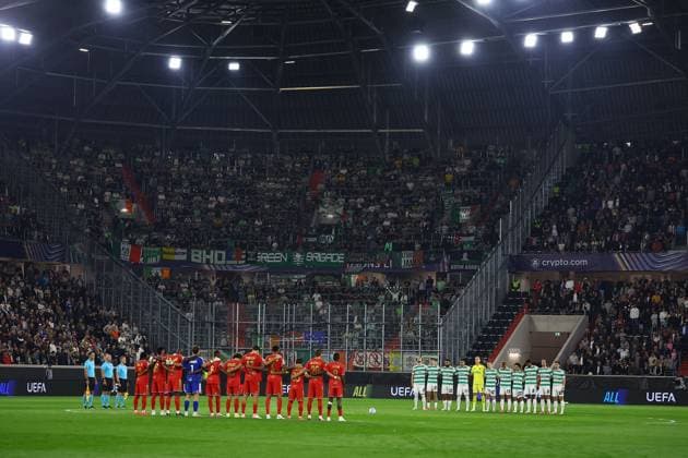A minutes of salience is observed prior the kick off LASK v Celtic, UEFA Champions League, Play Off Round, Second Leg, Football, Raiffeisen Arena, Linz, Austria - 25 Aug 2026Linz Raiffeisen Arena United Kingdom  Copyright: xMichaelxZemanek Shutterstockx 17115035t