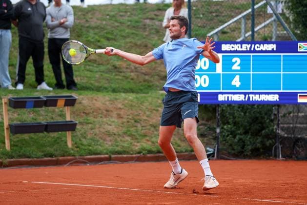 Im Bild: Noah Thurner (GER), Alec Beckley (ZAF) Vasilios Caripi (ZAF) vs. Tom Bittner (GER) Noah Thurner (GER), ATP, Tennis Herren Challenger Schwaben Open, Herren, Doppel, Tennis, Achtelfinale, 25.08.2026 Augsburg Bayern Deutschland *** Pictured: Noah Thurner (GER), Alec Beckley (ZAF), Vasilios Caripi (ZAF) vs. Tom Bittner (GER); Noah Thurner (GER), ATP Challenger Schwaben Open, Men s Doubles, Tennis, Round of 16, August 25, 2026, Augsburg, Bavaria, Germany Copyright: xkolbert-press ChristianxKolbertx