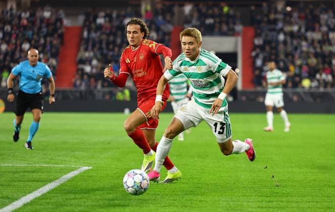 Yang Hyun-Jun of Celtic ND Robert Ljubicic of LASK LASK v Celtic, UEFA Champions League, Play Off Round, Second Leg, Football, Raiffeisen Arena, Linz, Austria - 25 Aug 2026Linz Raiffeisen Arena United Kingdom  Copyright: xMichaelxZemanek Shutterstockx 17115035v