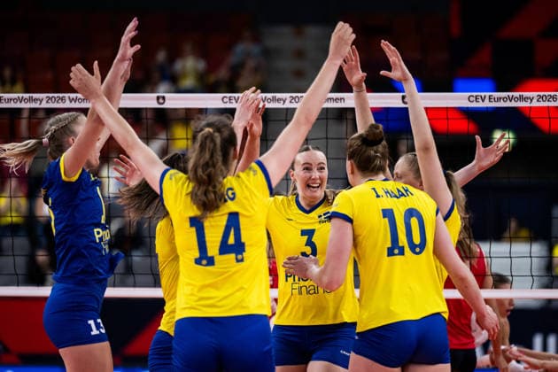 260825 Linda Andersson of Sweden celebrates with team mates during the CEV EuroVolley 2026 group stage volleyball match between Sweden and Croatia on August 25, 2026 in Gothenburg. Photo: Mathias Bergeld BILDBYRAN kod MB MB1406 volleyboll volleyball cev eurovolley 2026 volleyboll-em sverige croatia sweden day 5 dam bbeng kroatien women kvinner celebration jubel *** August 25, 2026: Linda Andersson of Sweden celebrates with her teammates during the CEV EuroVolley 2026 group stage volleyball match between Sweden and Croatia on August 25, 2026 in Gothenburg. Photo by Mathias Bergeld, BILDBYRAN, code MB MB1406. volleyball, CEV EuroVolley 2026, European Volleyball Championship, Sweden, Croatia, Day 5, women s volleyball, celebration, cheering  Copyright: MATHIASxBERGELD BB260825MB045