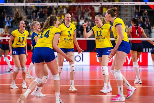 260825 Linda Andersson, Hilda Gustafsson and Isabelle Haak of Sweden celebrate during the CEV EuroVolley 2026 group stage volleyball match between Sweden and Croatia on August 25, 2026 in Gothenburg. Photo: Mathias Bergeld BILDBYRAN kod MB MB1406 volleyboll volleyball cev eurovolley 2026 volleyboll-em sverige croatia sweden day 5 dam bbeng kroatien women kvinner celebration jubel *** August 25, 2026: Linda Andersson, Hilda Gustafsson, and Isabelle Haak of Sweden celebrate during the CEV EuroVolley 2026 group stage volleyball match between Sweden and Croatia on August 25, 2026 in Gothenburg. Photo by Mathias Bergeld, BILDBYRAN, code MB MB1406: volleyball, CEV EuroVolley 2026, European Volleyball Championship, Sweden, Croatia, Day 5, women’s team, celebration, cheering  Copyright: MATHIASxBERGELD BB260825MB046