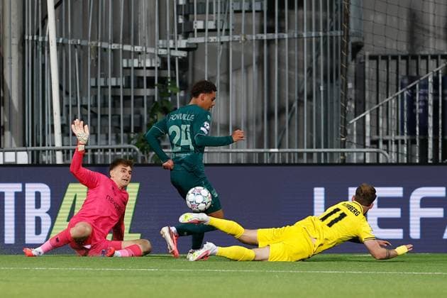 BODO , 25-08-2026 , Aspmyra Stadion , Champions League , knockout phase match 2 of 2 , season 2026 2027 , Bodo Glimt - NEC , picture shows NEC Nijmegen goalkeeper Nikolas Polster and NEC Nijmegen player Deveron Fonville and Bodo Glimt player Ole Didrik Blomberg Bodo Glimt - NEC  x206045173x Copyright: